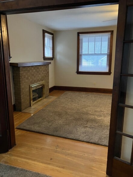 living room - 121 W 33rd St