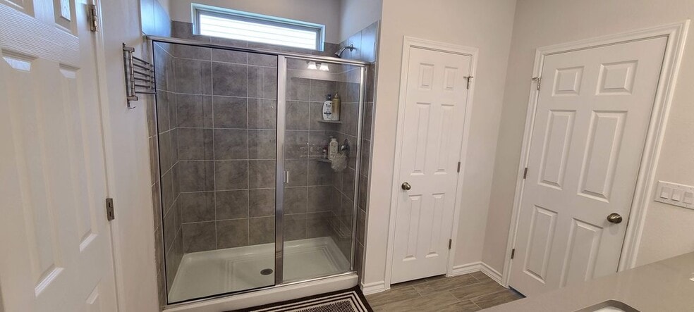 Building Photo - 116 Limonite Ln