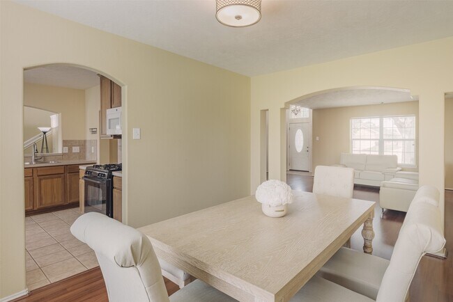 Building Photo - 18107 Mayfield Meadow Ln