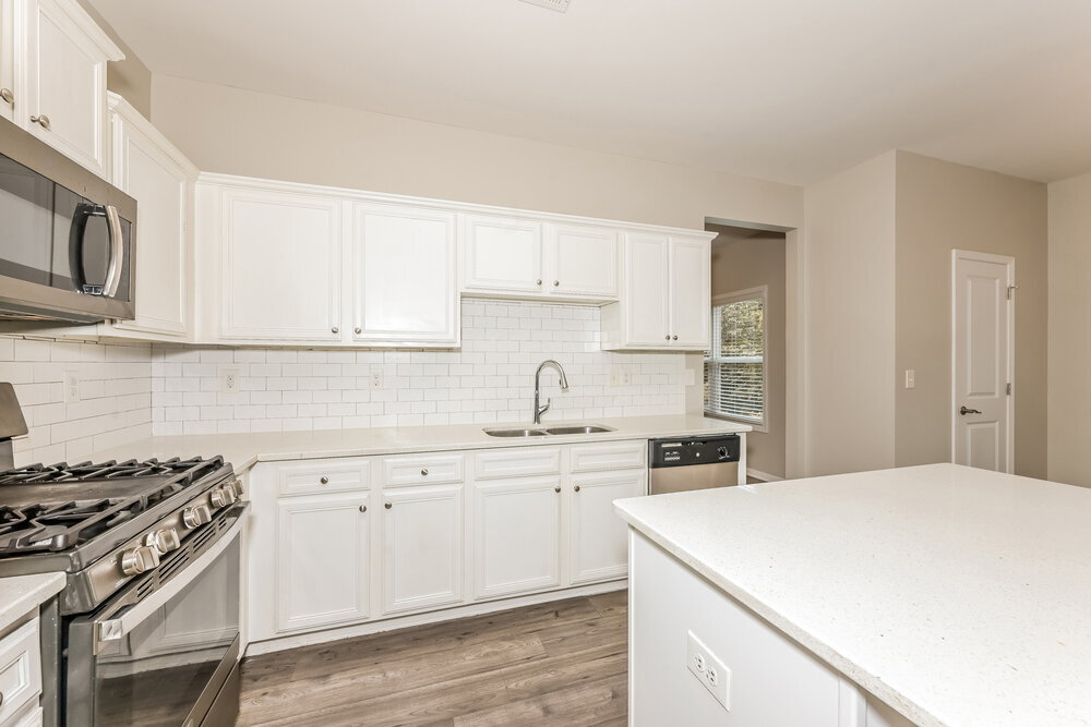Building Photo - 1070 Sutherland Dr