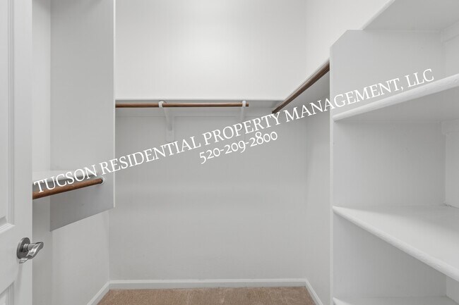 Building Photo - 13245 N Booming Dr