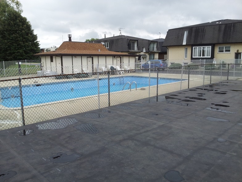 Lake Louise Pool - 5641 Circle Dr