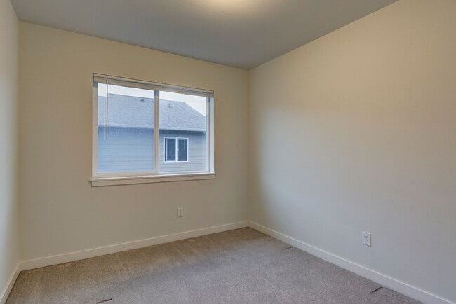 Building Photo - 3 Bedroom/2 Bath  townhouse in Kettlecove community