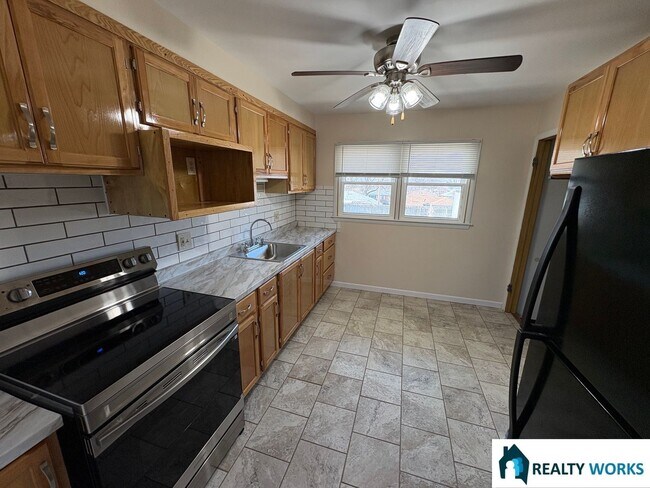 Building Photo - 2-Bedroom Home with Hardwood Floors