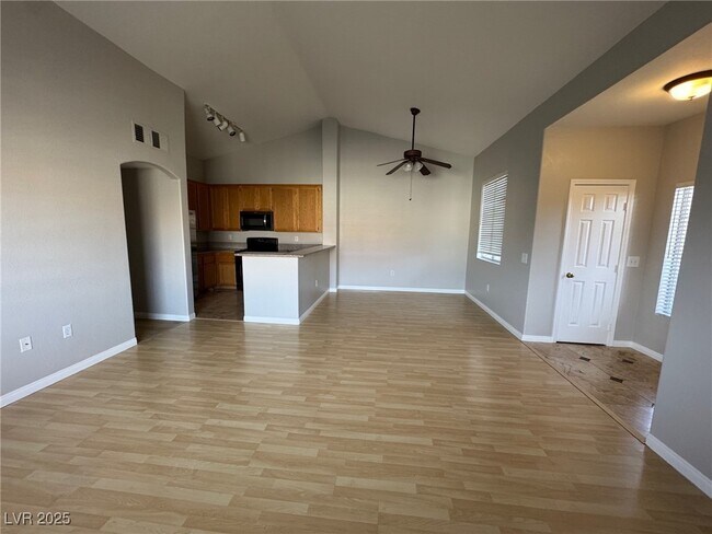 Building Photo - 75 N Valle Verde Dr