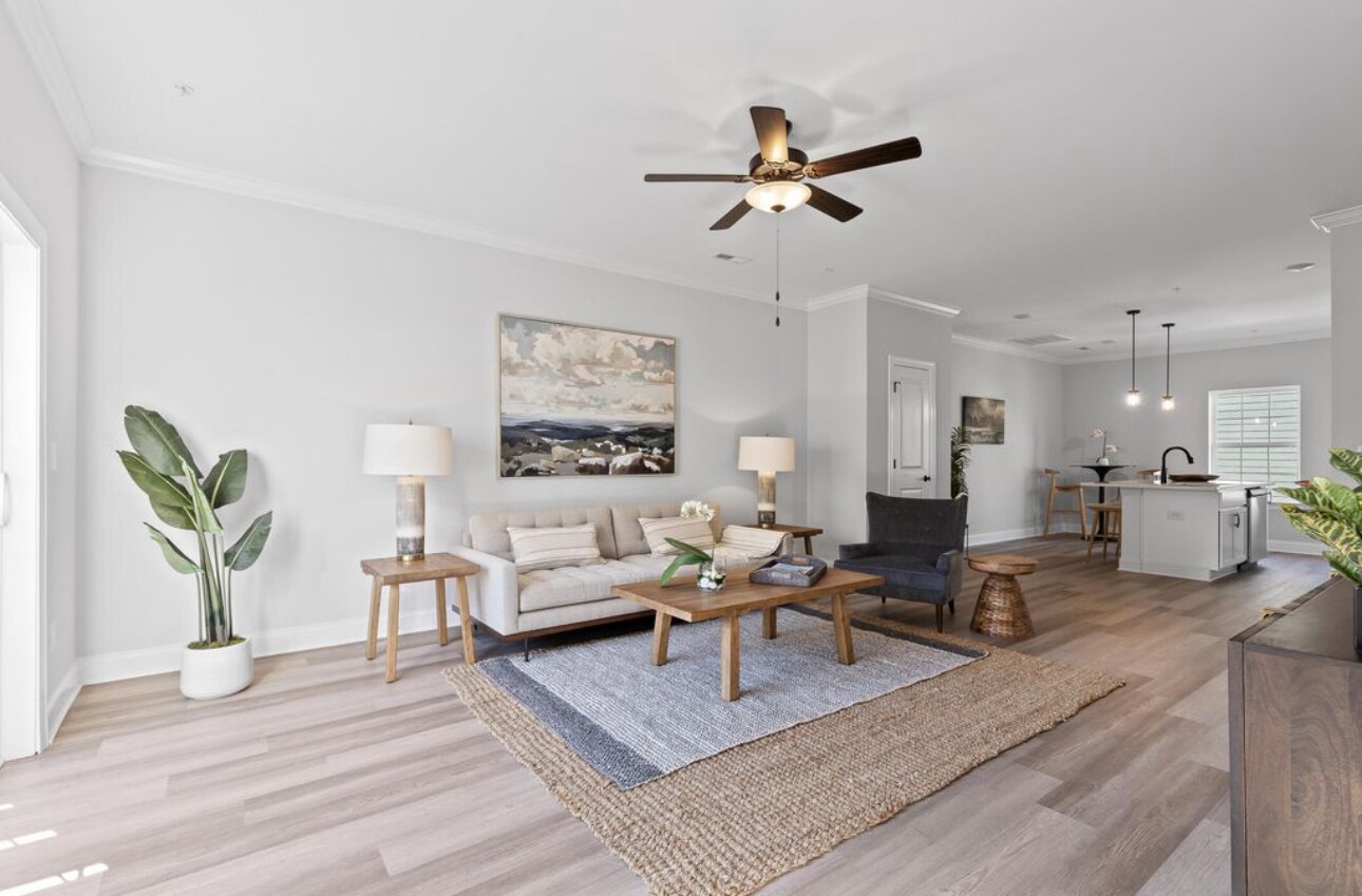 Building Photo - 126 E 19th St