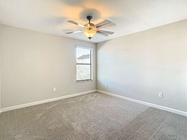 Building Photo - 925 Terra Vista St