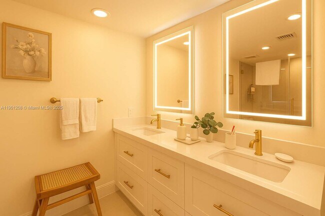 Building Photo - 8877 Collins Ave