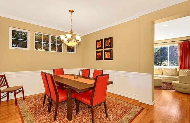 Building Photo - A Beautiful Picture Perfect Home with 4 Be...