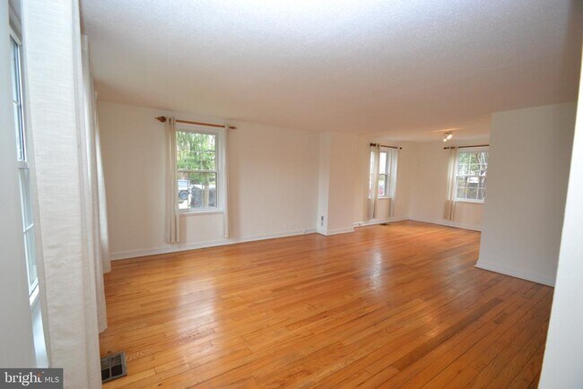 Building Photo - 3546 S Utah St