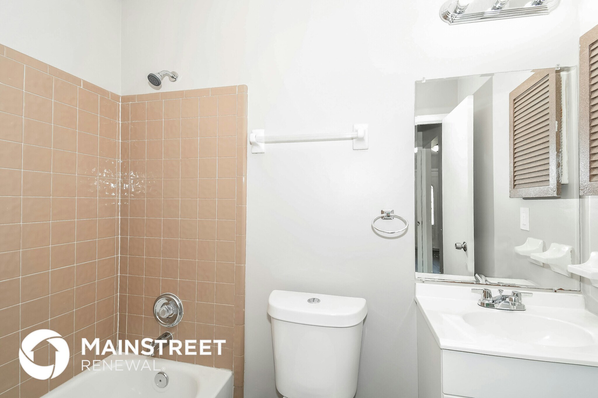 Building Photo - 2419 Winterwood Cir E