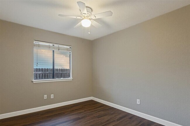 Building Photo - 12314 Thompkins Dr