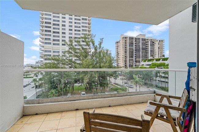 Building Photo - 6362 Collins Ave