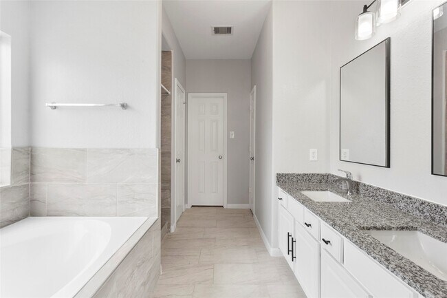 Building Photo - 1198 Stallion Ridge