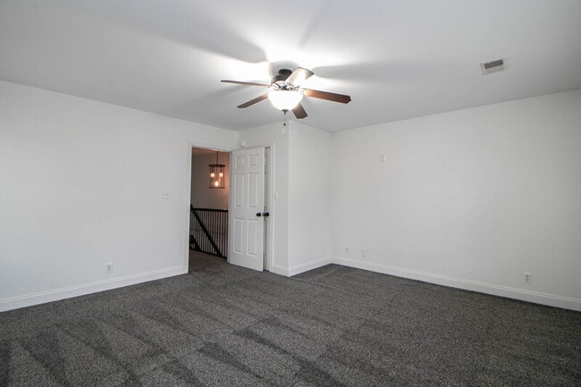 Building Photo - 607 Anderson Dr