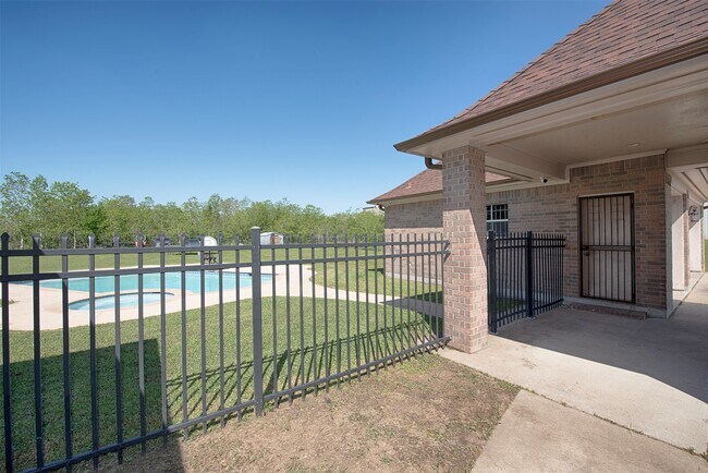 Building Photo - 5722 Delany Rd