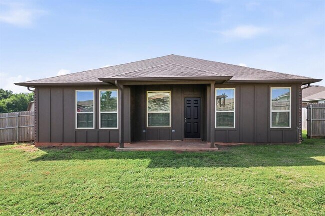 Building Photo - 14013 Babbling Brook Dr