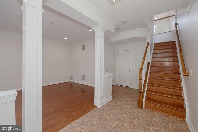 Building Photo - 5180 Brawner Pl