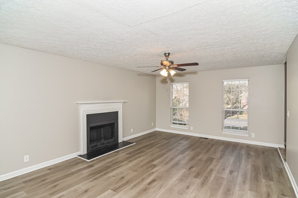 Building Photo - 2813 Louise Russell Dr