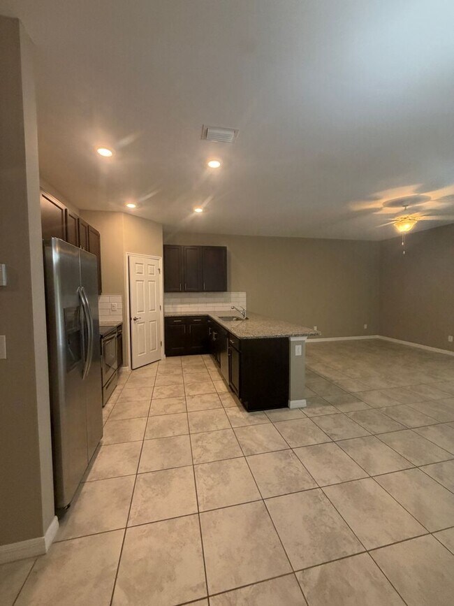 Building Photo - 1039 San Cristobal Ave