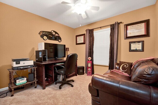 Building Photo - 7632 Corkwood Ave