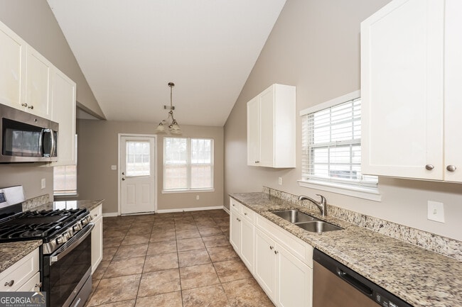 Building Photo - 425 Buffington Dr