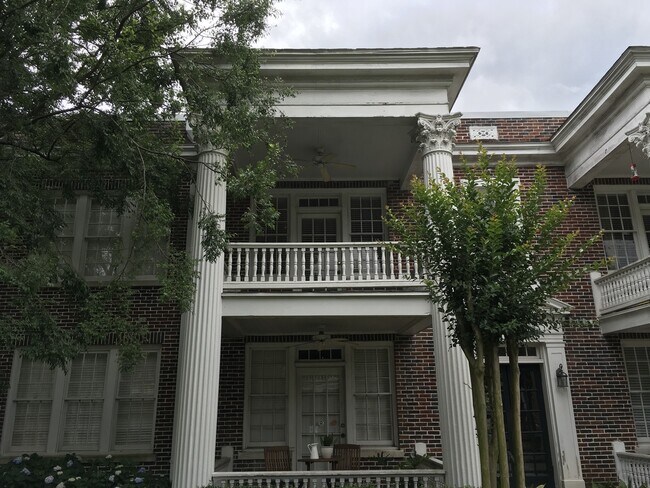 Building Photo - Right Across Street from Augusta University Summerville Campus!