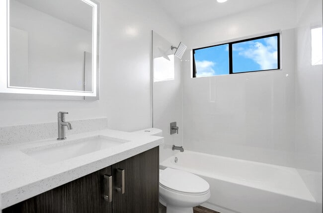 Building Photo - 4143 Palm Bay Cir