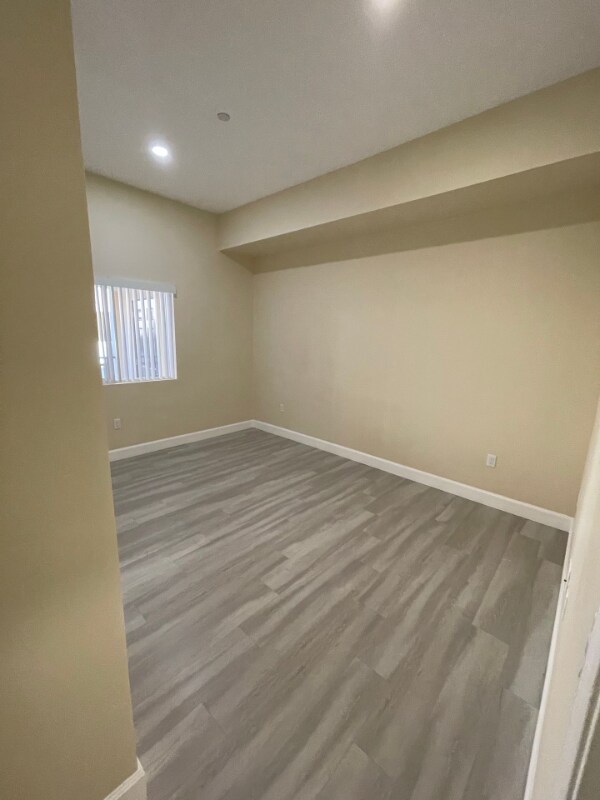 Building Photo - 2291 Dunlop St