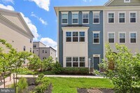 Building Photo - 14312 Potomac Heights Ln
