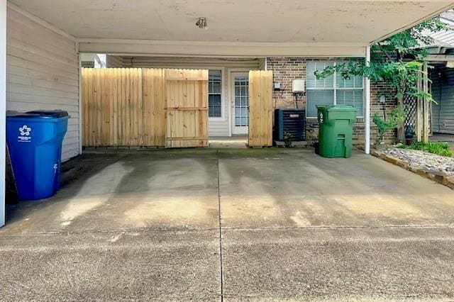 Building Photo - 838 Creekside Dr