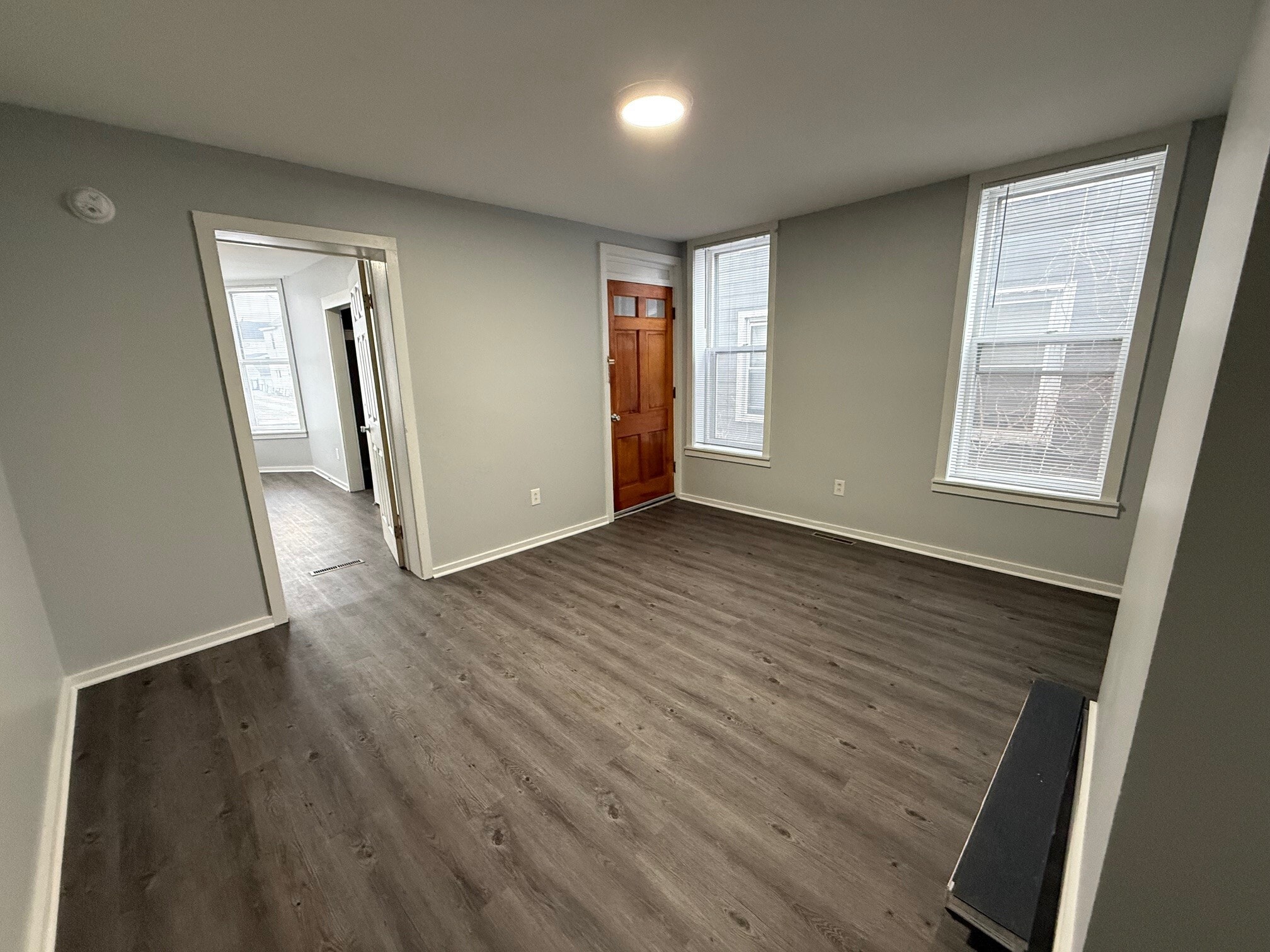 Building Photo - 31 Saratoga Ave