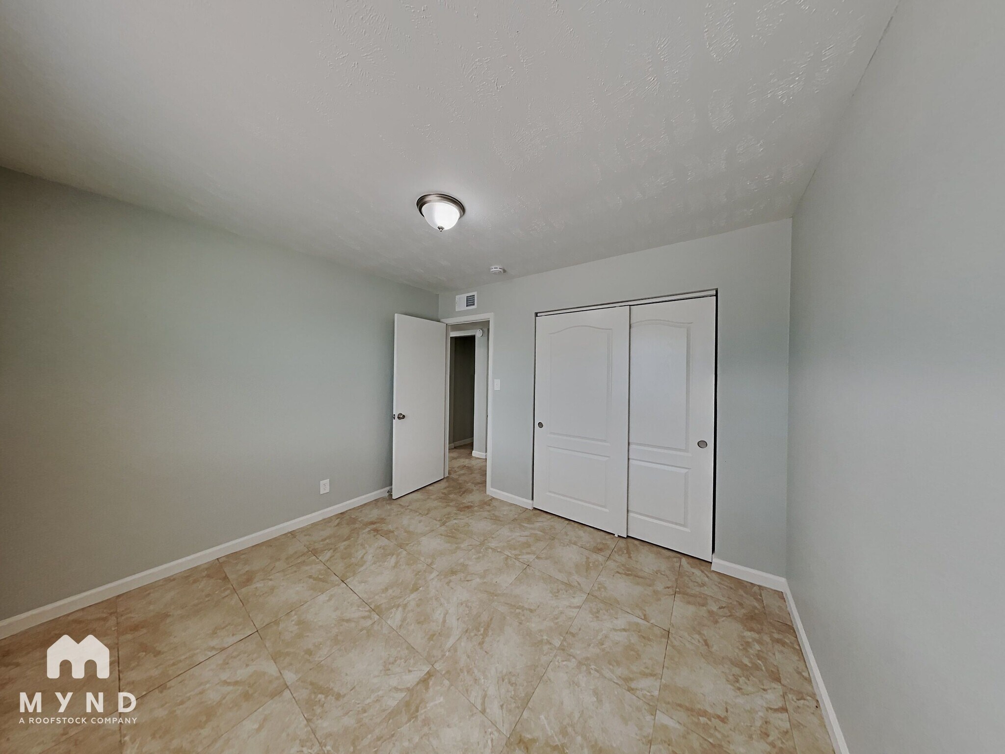 Building Photo - 640 Hause Ave