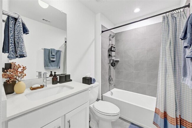 Building Photo - 13914 Frio Dr
