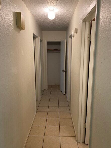 Hall - 2027 Castle Gate Cir