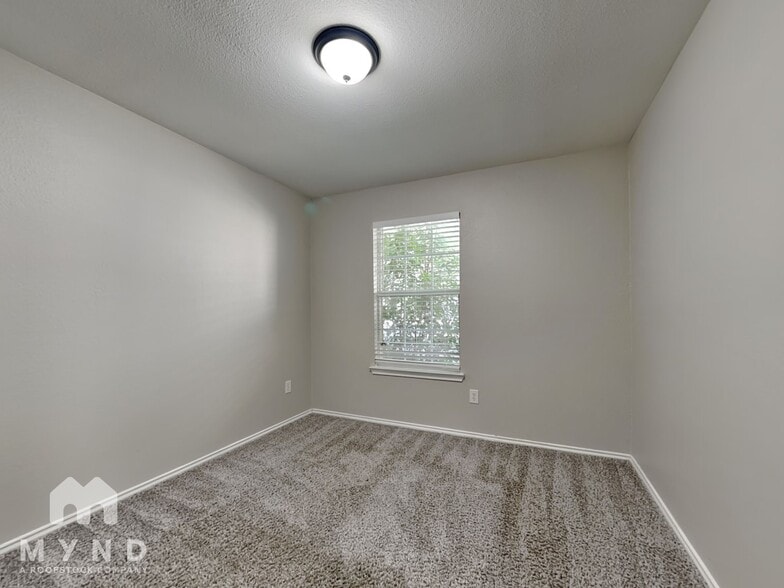 Building Photo - 6614 Estes Flats