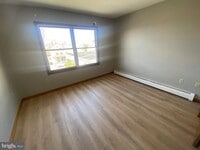 Building Photo - 113 Frank St