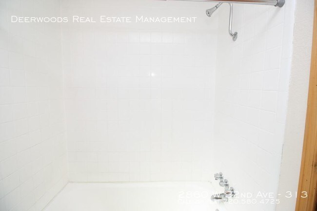 Building Photo - 2860 W 32nd Ave