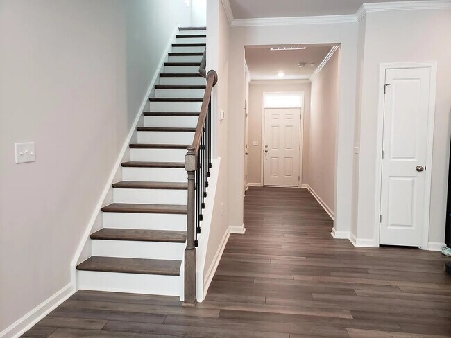 Building Photo - Room in Townhome on Hazy Hills Ln
