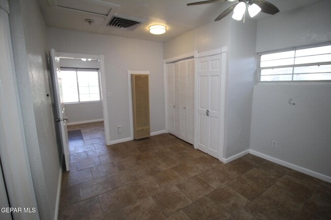 Building Photo - 8903 Old County Dr