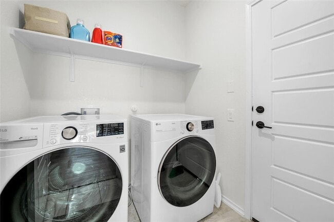 Building Photo - 12520 Anthology St