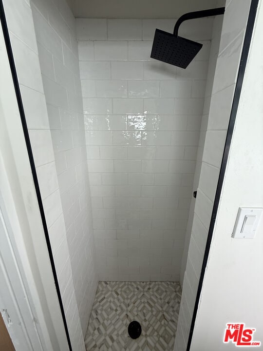 Building Photo - 44 Rose Ave