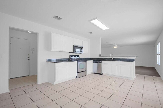 Building Photo - Spacious 4-Bedroom Rental Home in Cibolo, ...