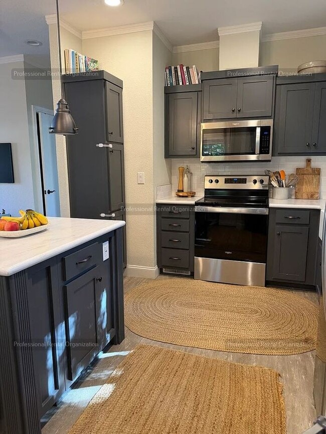 Building Photo - Wine Country Living at Its Finest