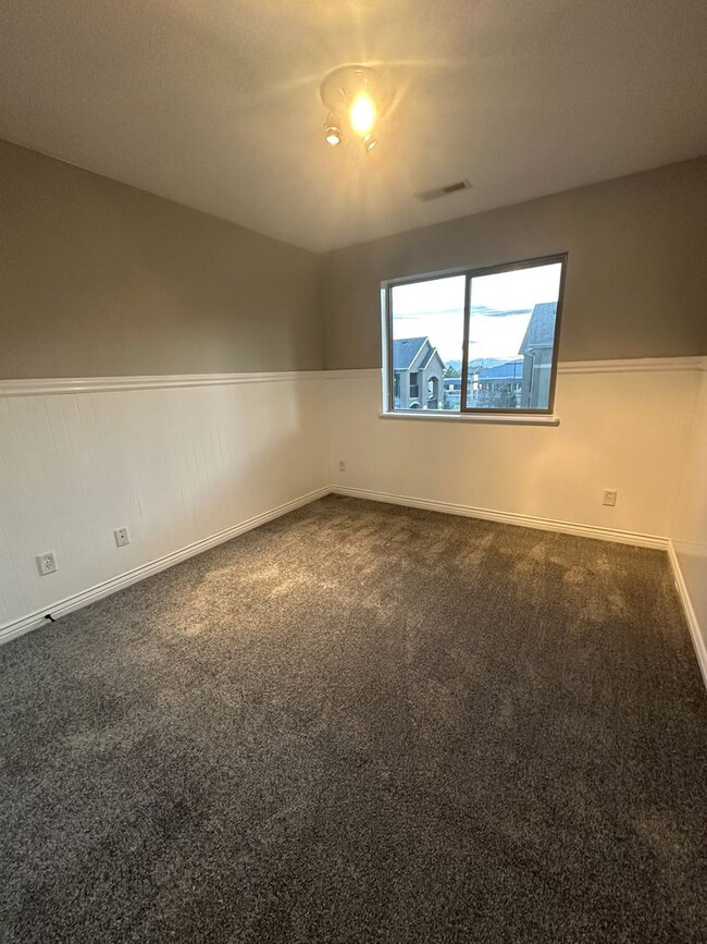 Building Photo - $750 Off Upon Move In! 2 Bed 2 Bath Home f...