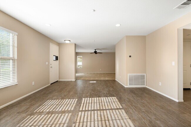 Building Photo - 262 Paseo Gregario