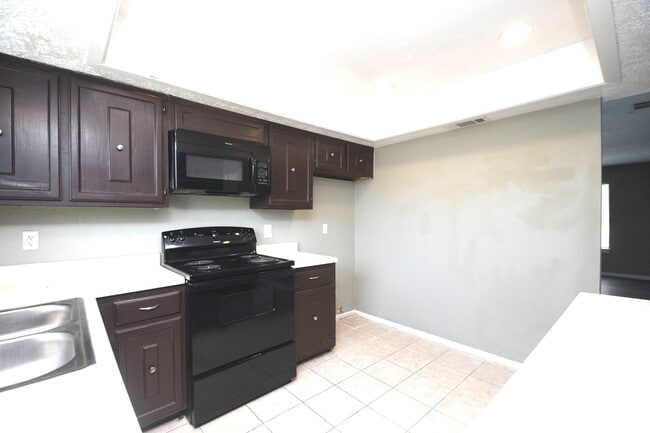 Building Photo - 379 Richvale Ln