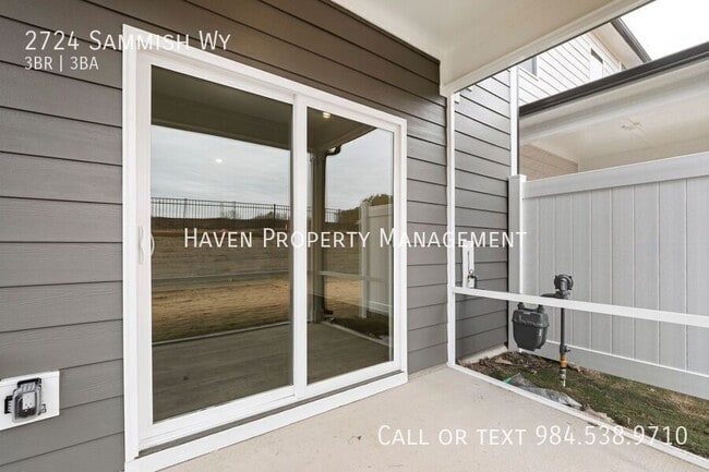 Building Photo - 2724 Sammish Way