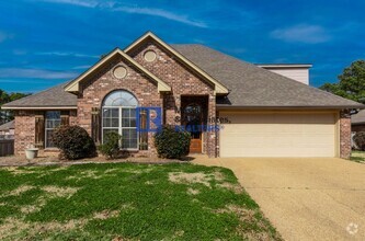 Building Photo - 4 Bed/2 Bath Home in Ashbrooke