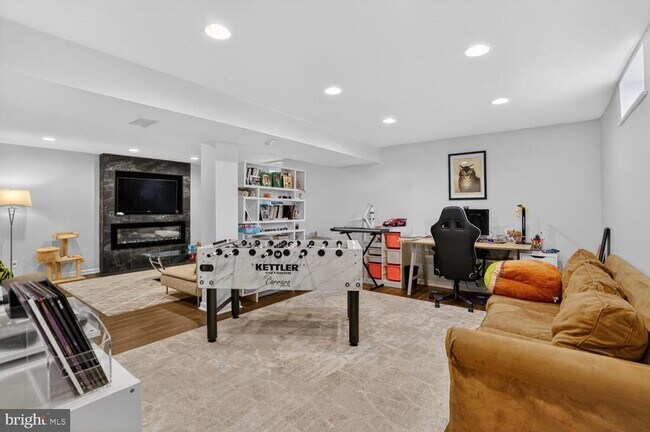 Building Photo - 2208 Halter Ln
